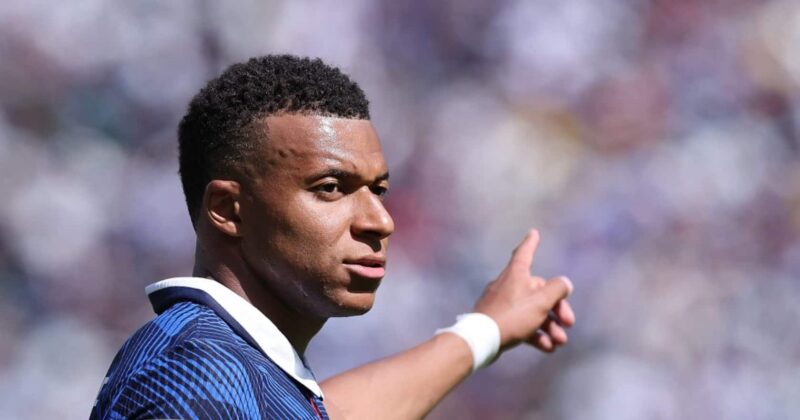 Mbappé Becomes 10th French Player to Hit 100 Caps Before Age 28