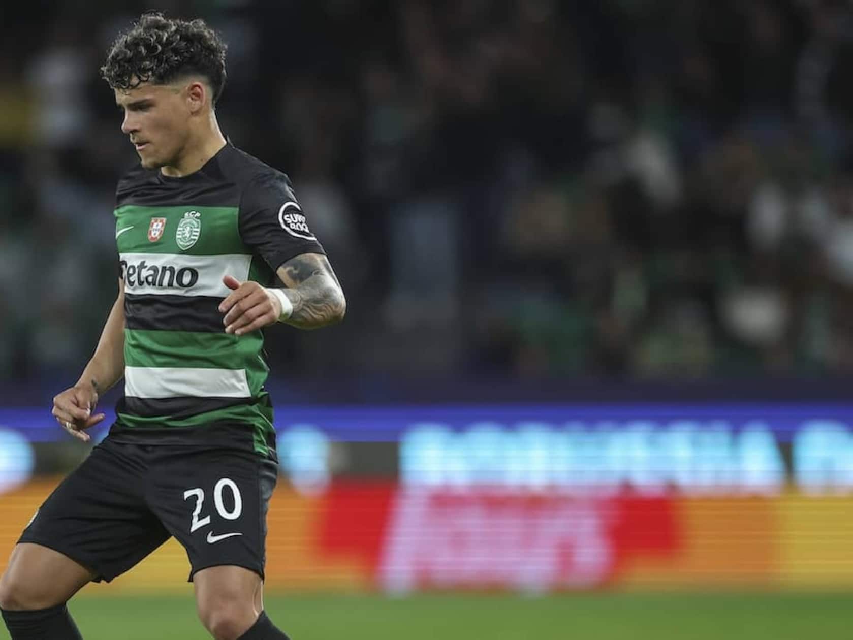 Uruguay Star Maxi Araujo Opens Door to Summer Exit After World Cup Stint
