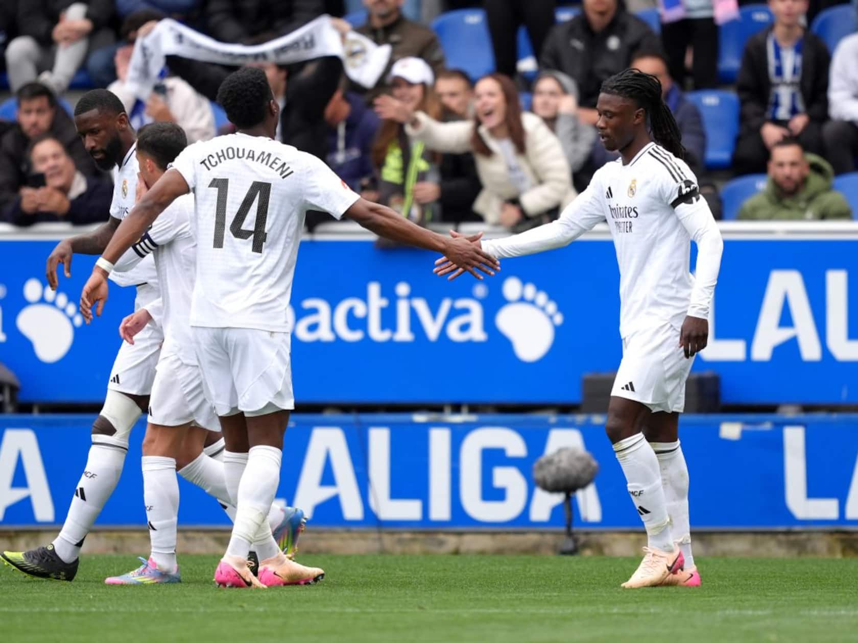 Real Madrid’s Midfield Shuffle Could Open a Door for Manchester United