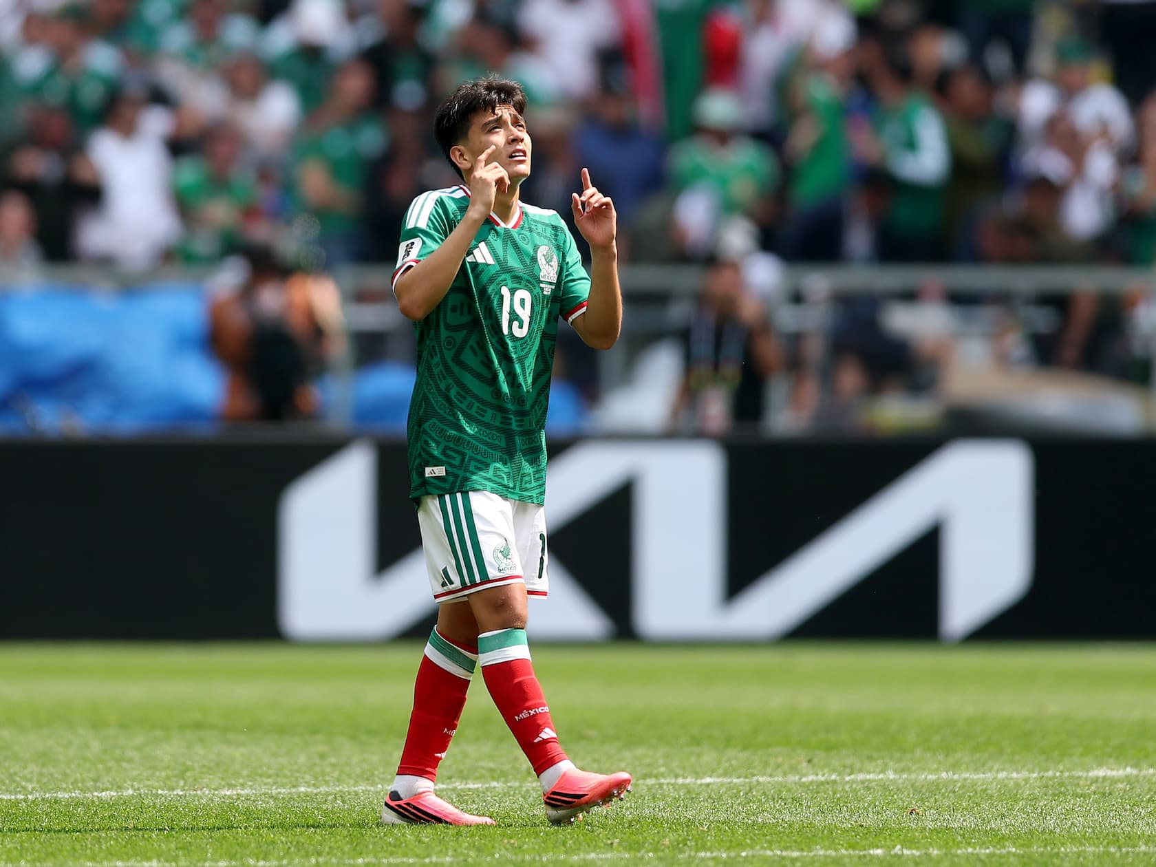 Mexico’s 17-Year-Old Starter Just Broke a World Cup Record That Stood for 72 Years