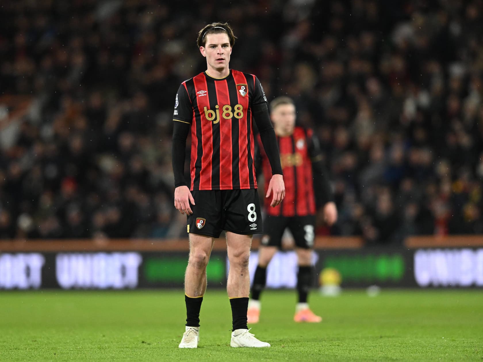 Manchester United Shifts Midfield Target to Bournemouth’s Alex Scott as Tottenham Pushes for Mateus Fernandes