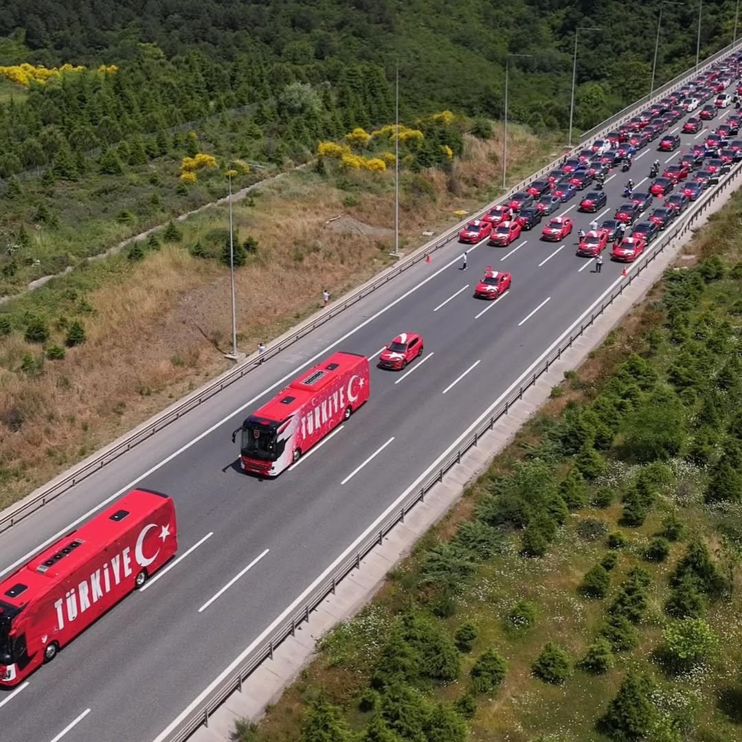 Turkish National Team Escorted by Unknown Motorcade — The Detail That Raises Eyebrows