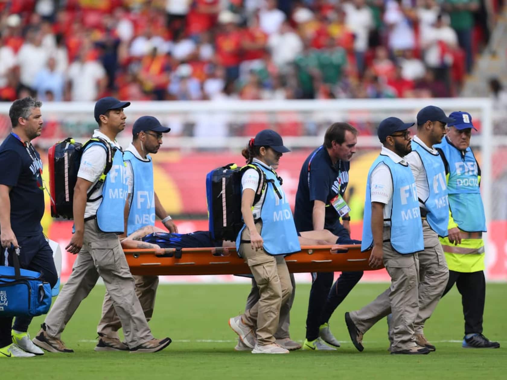 Manuel Ugarte’s Knee Injury Derails Manchester United’s Summer Spending Plan