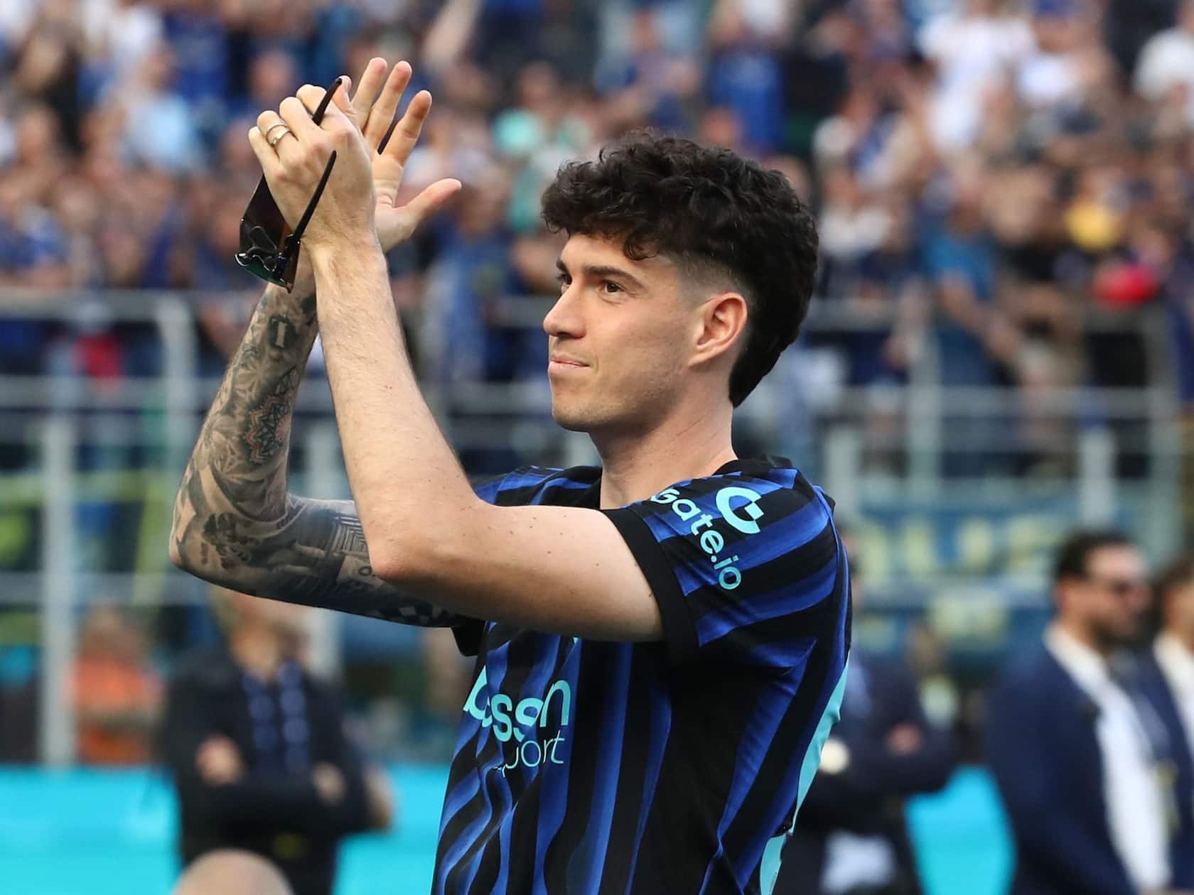 Real Madrid Push for €60M Defender Mourinho Wants to Anchor His Back Line