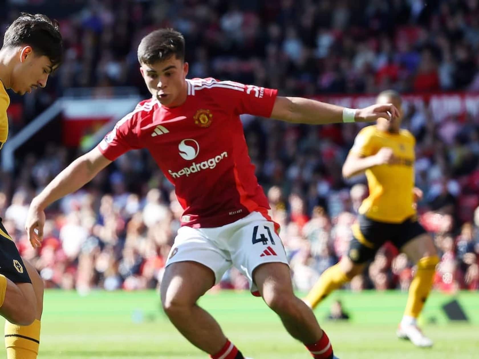 How One Teenager Could Sink Luke Shaw’s Manchester United Career