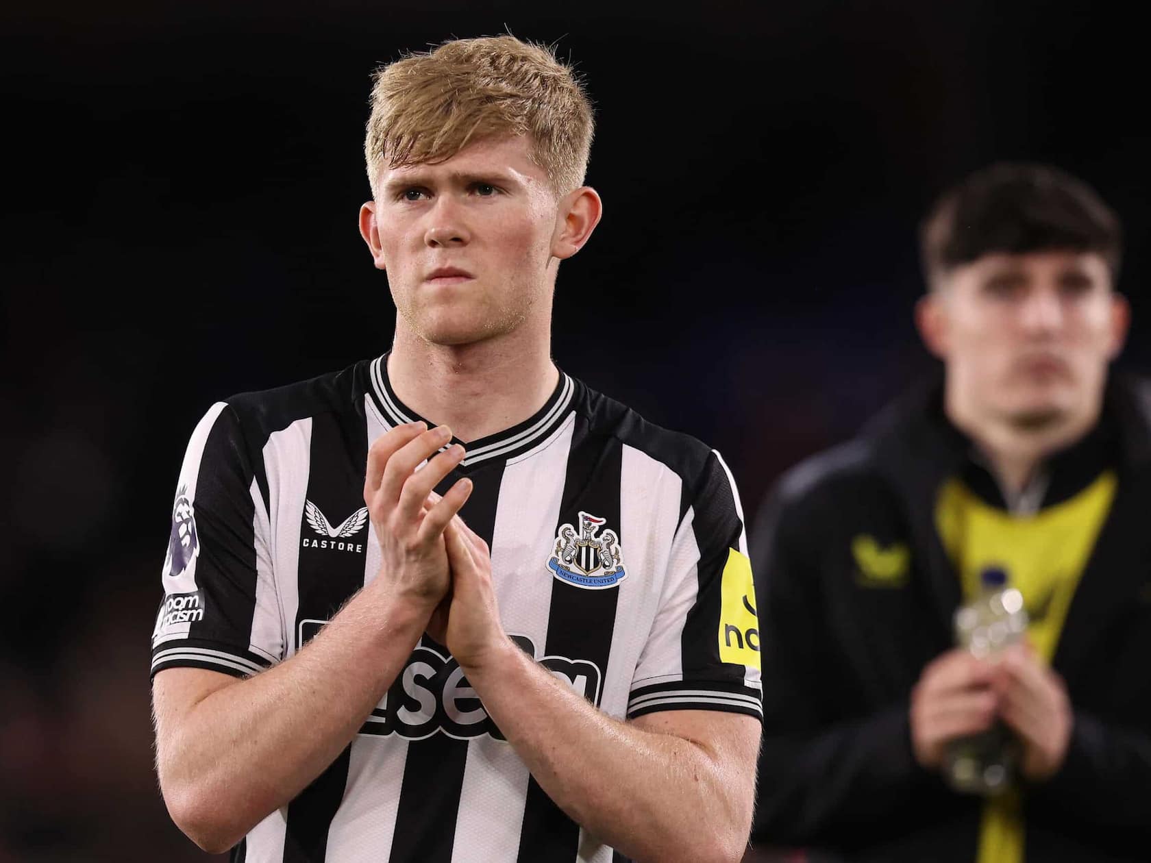 Manchester United’s Left-Back Search Turns Urgent With Two Key Targets