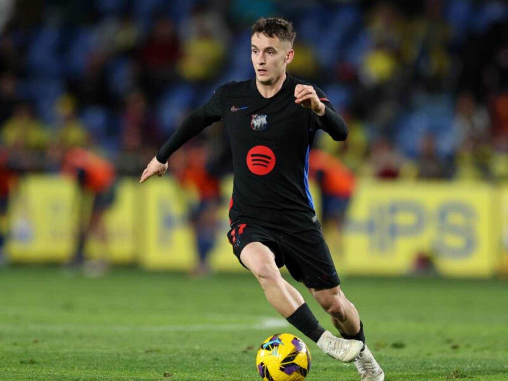 Barcelona’s Midfield Logjam Could Send Marc Casado to Manchester United for €25M
