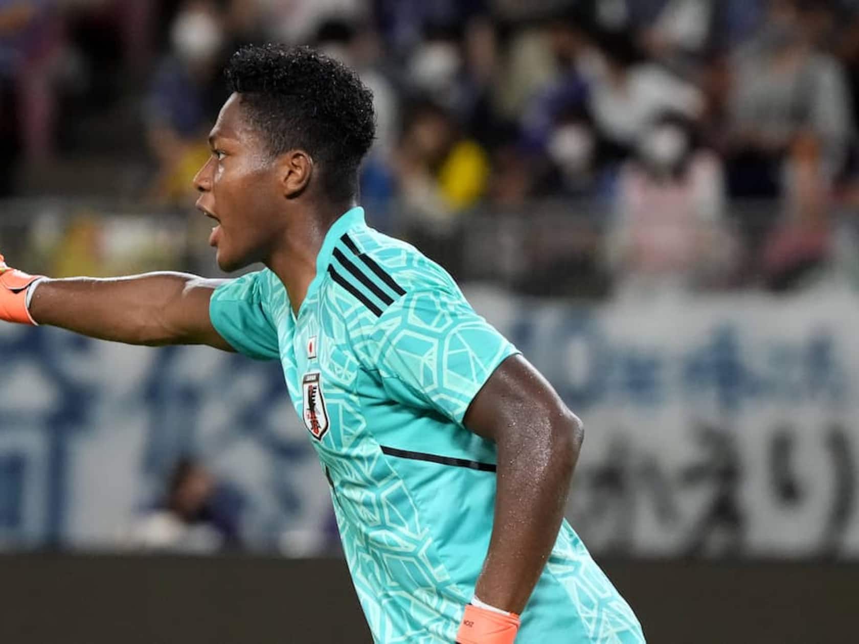 Why Aston Villa Just Jumped Manchester United in the Race for Zion Suzuki