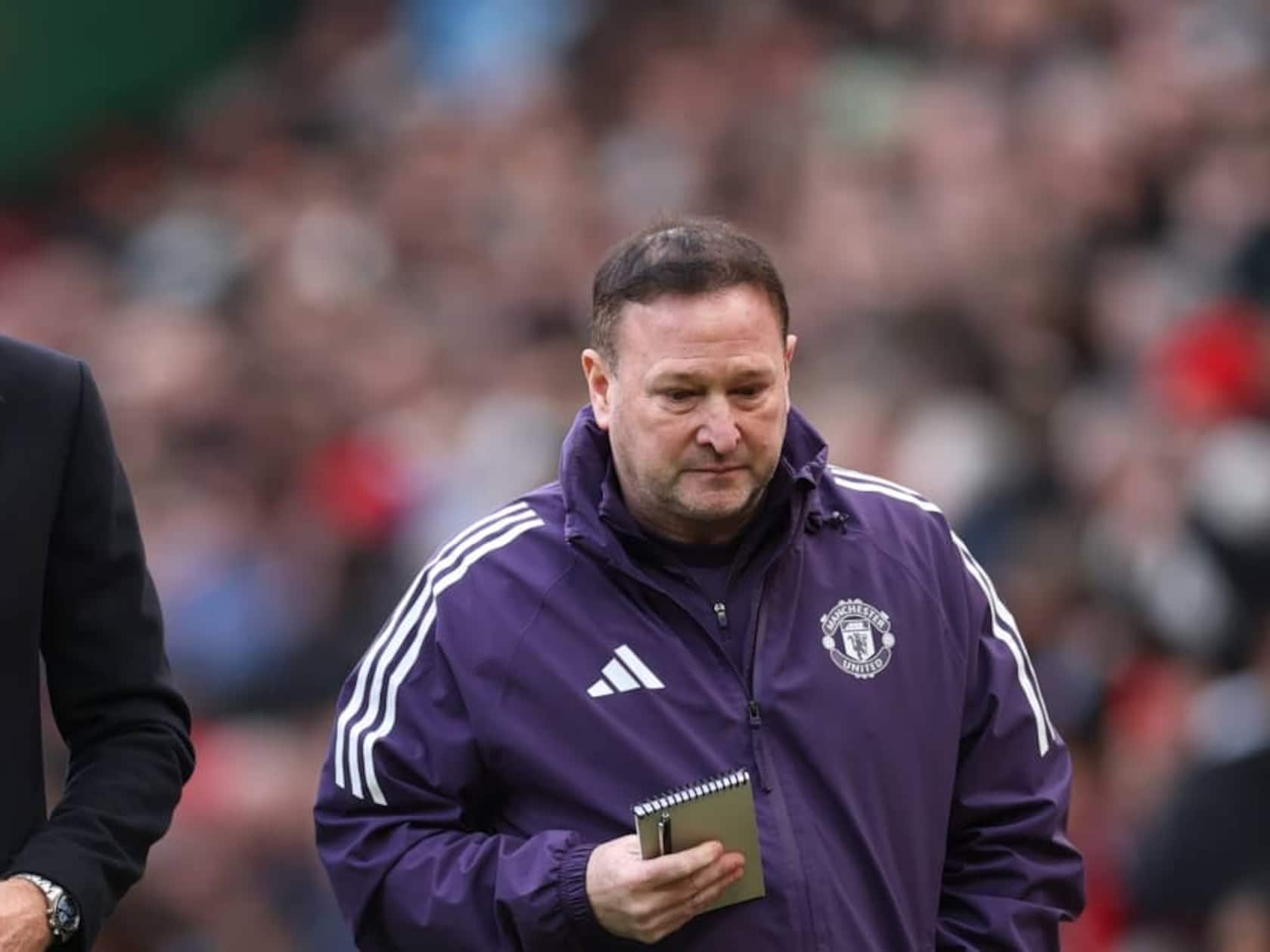 Steven Gerrard Sets Sights on Man United Coach Steve Holland — and the Timing Is Everything