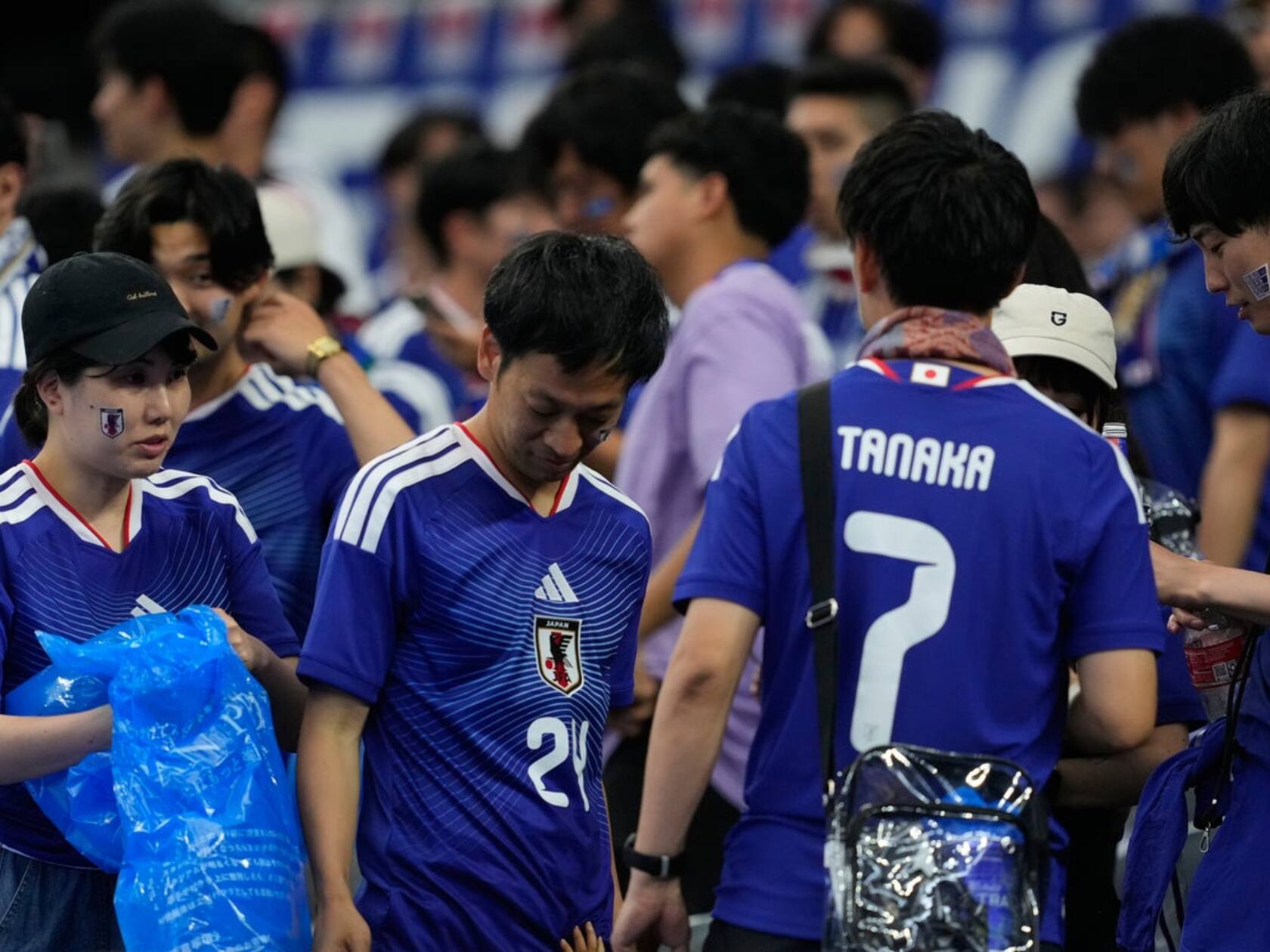 Japanese Fans Stayed Late to Clean Texas Stadium After World Cup Draw — Here’s Why It Keeps Happening