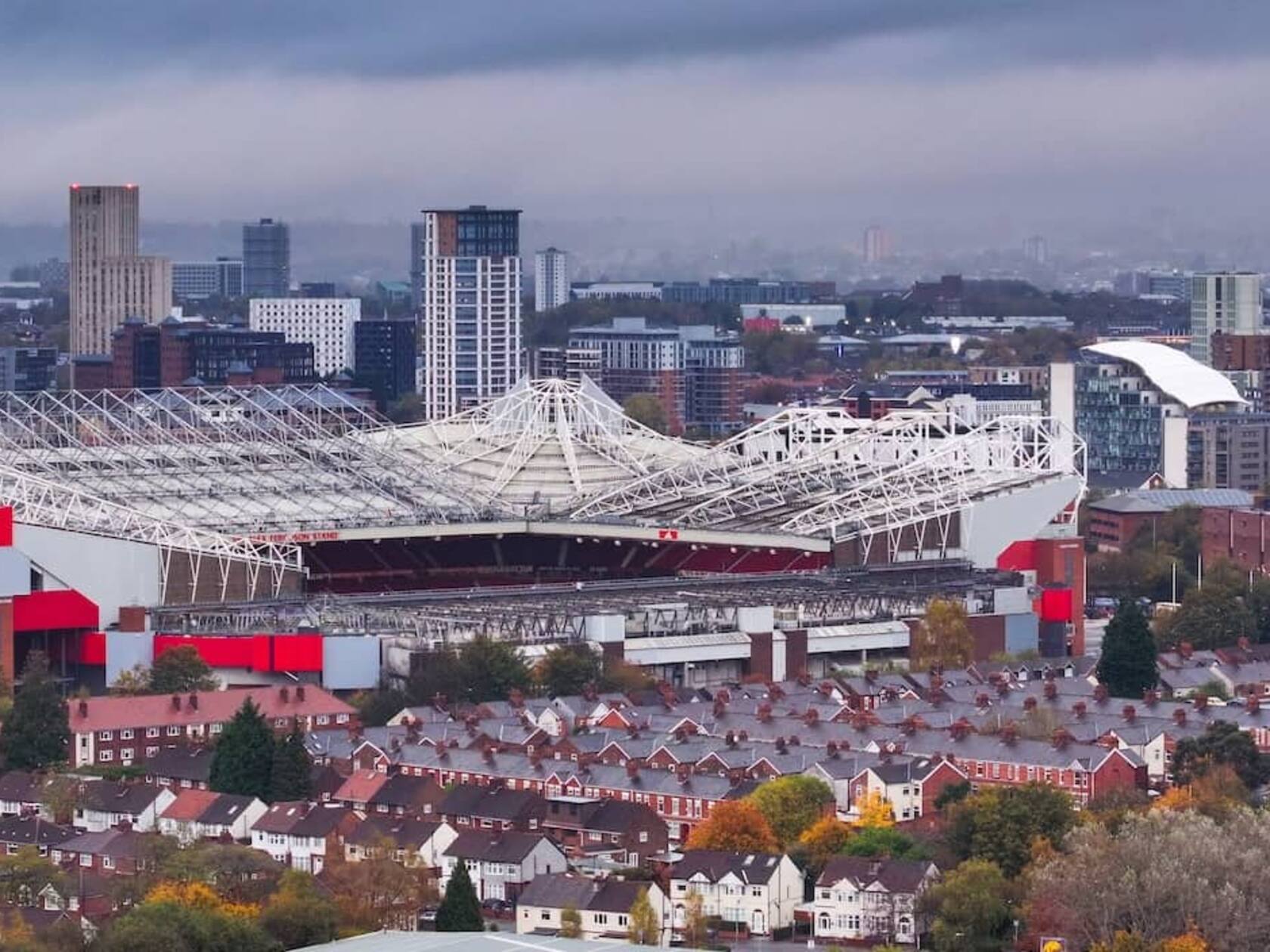 Barcelona Targets 16-Year-Old Manchester United Prospect Who Already Trained With First Team