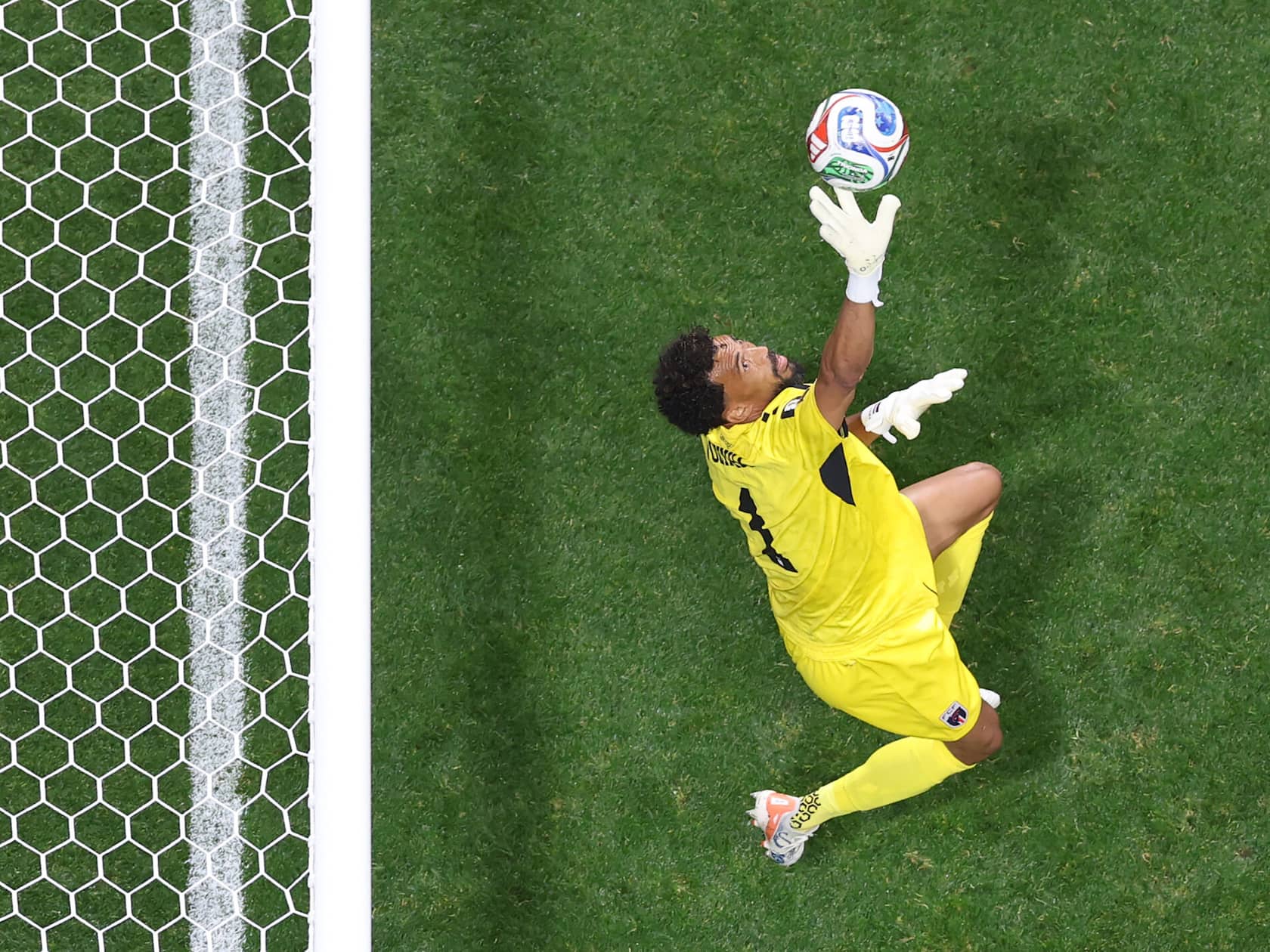 40-Year-Old Goalkeeper Just Stole a Point from Spain in One of the Biggest World Cup Upsets Ever