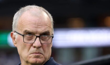 Marcelo Bielsa’s World Cup Photo Looked Like a Mugshot — and His Reaction Was Pure Bielsa