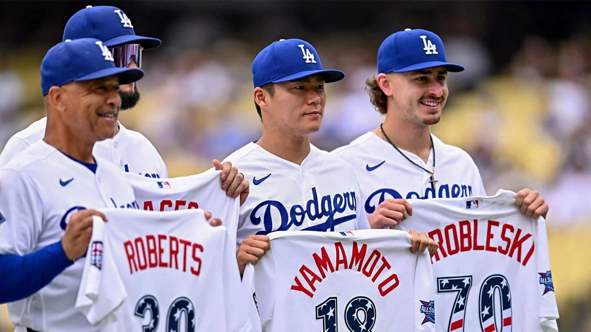 Dave Roberts Expects a Hostile Philly Crowd at the All-Star Game. He Gets It.