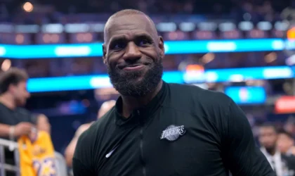 LeBron James and Jayson Tatum vibed together at Jay-Z’s Yankee Stadium show