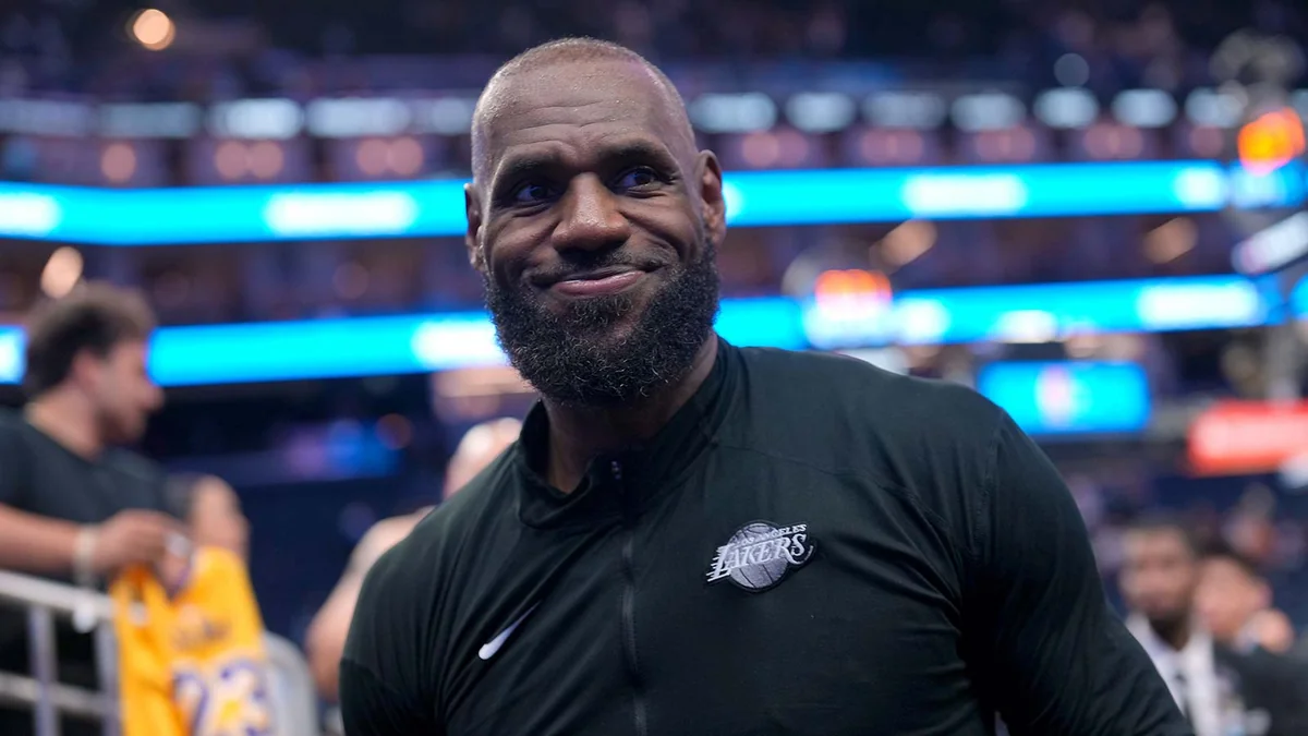 LeBron James and Jayson Tatum vibed together at Jay-Z’s Yankee Stadium show