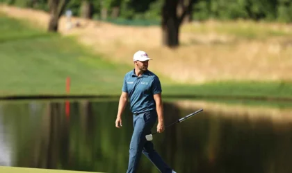 Wyndham Clark Shows Off a Coat Hanger Drill. The Reason? Wrist Angle.