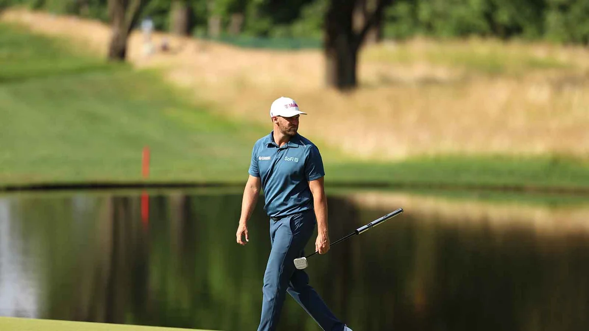 Wyndham Clark Shows Off a Coat Hanger Drill. The Reason? Wrist Angle.