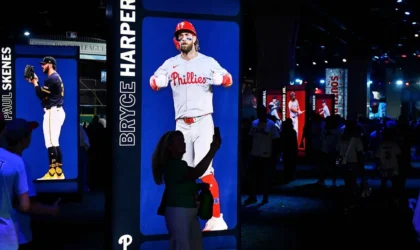 Bryce Harper Turned His Home Run Derby Entrance Into a Theater Moment. The Crowd Lost It.