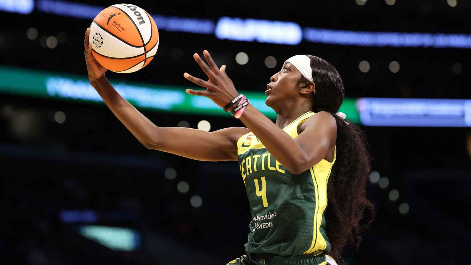 Rookie Flau’jae Johnson Puts the Storm on Her Back and Ends a Brutal Road Skid