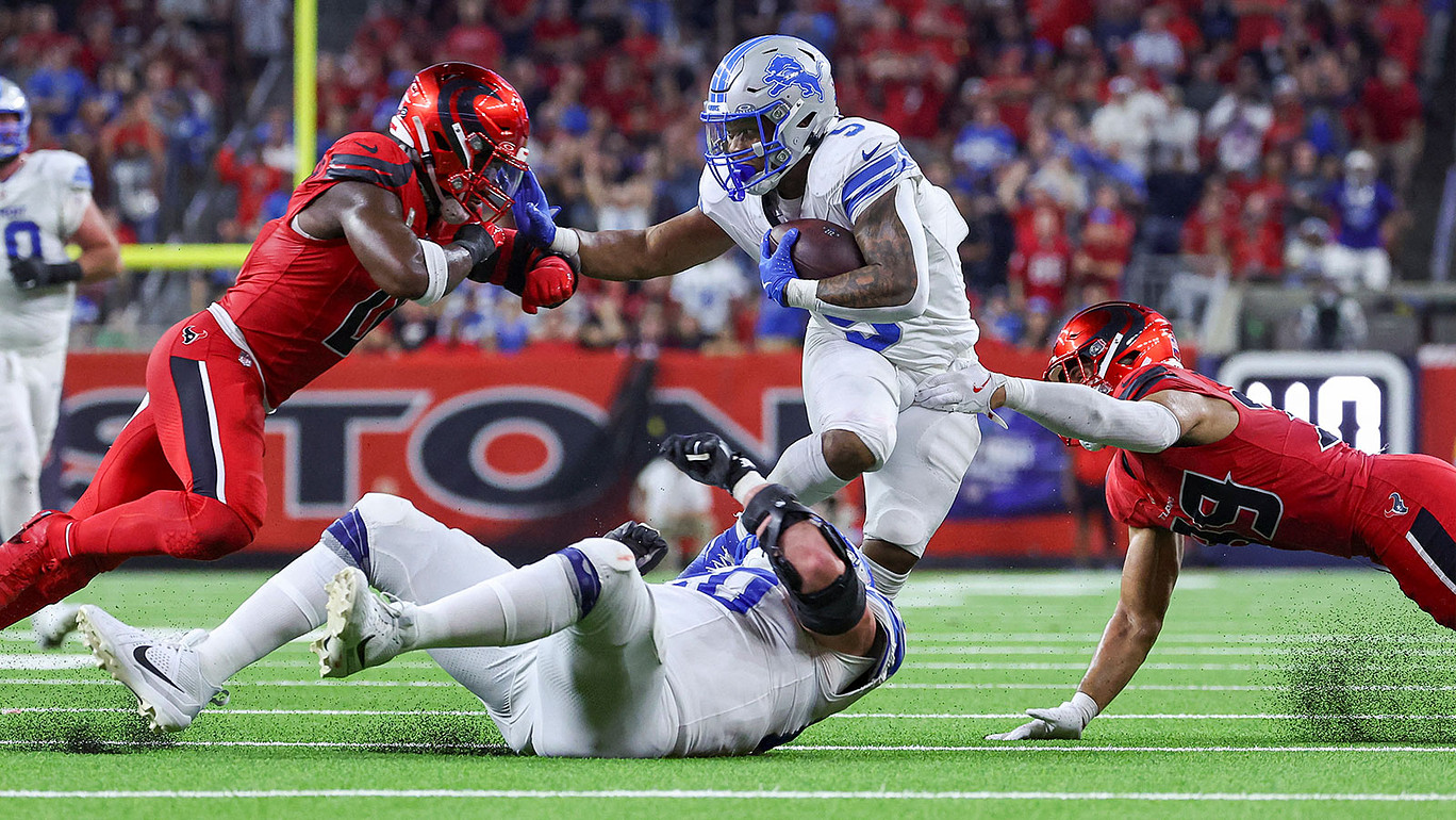 Texans Coach Says David Montgomery Will ‘Finish Every Run’ — and the Stats Back Him Up