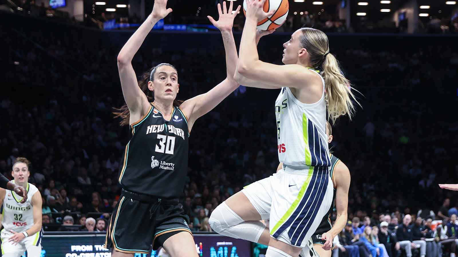 Stewart Gave Bueckers a Hot Dog Plate Before Their Big WNBA Matchup. Here’s Why.