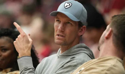 Mike Dunleavy Jr. Says Warriors Are Close to Finalizing the Roster. LeBron Is Still Out There.