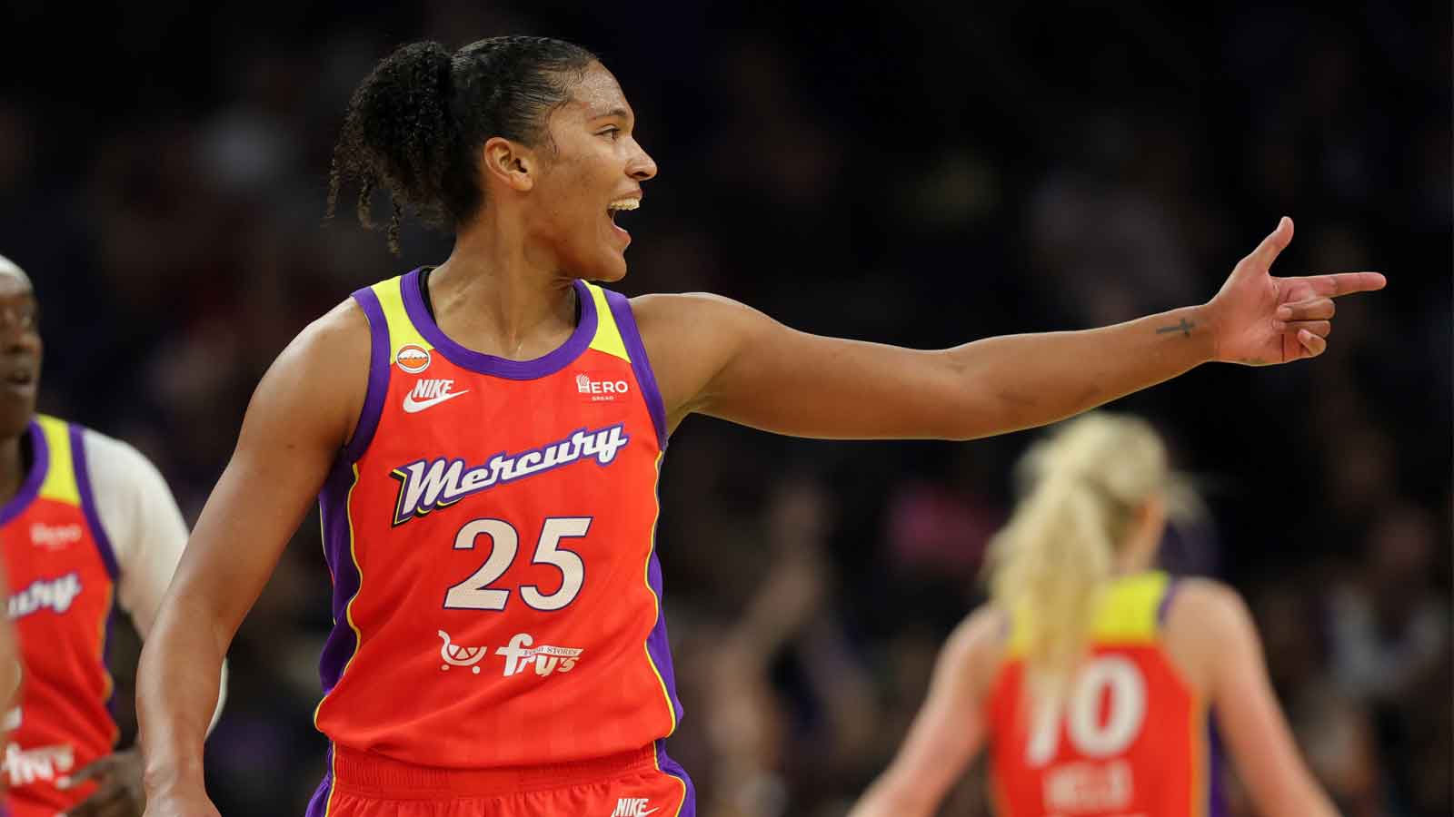 Alyssa Thomas Leaves Mercury Game With Apparent Leg Injury, Tension Spikes in Phoenix