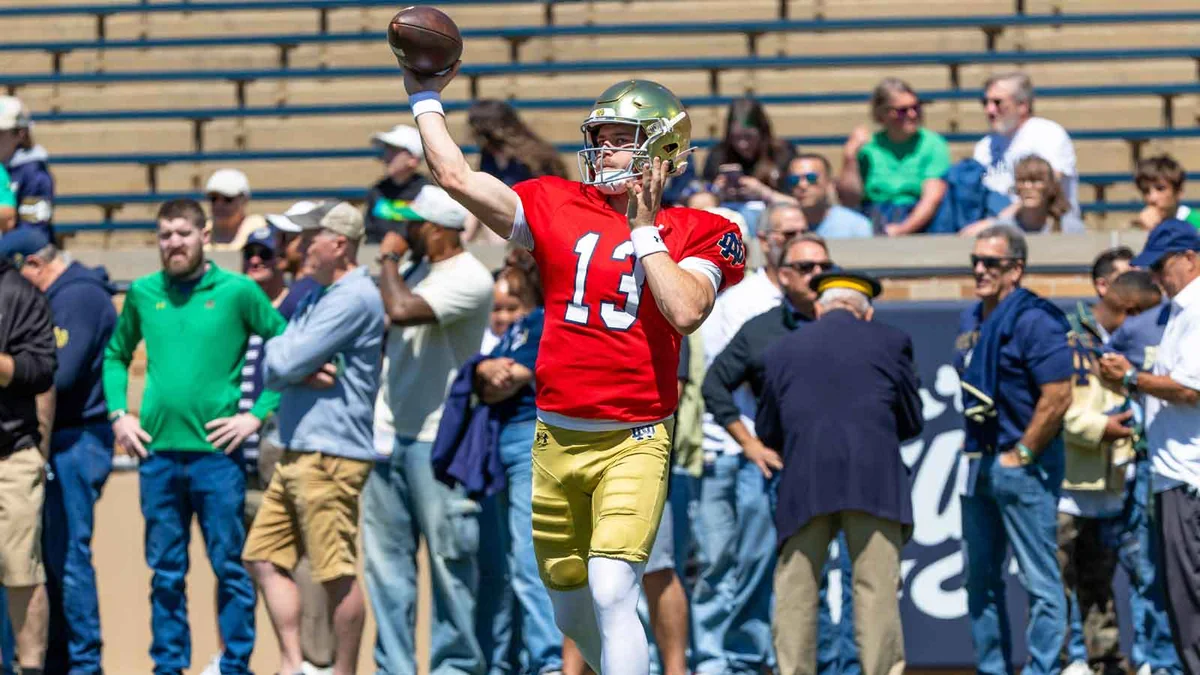 Analyst says Notre Dame still has top 10 offense despite losing Love and Price to the NFL