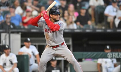 Umpire Flips Foul Call to Fair on Willson Contreras Hit and White Sox Were Rightfully Confused