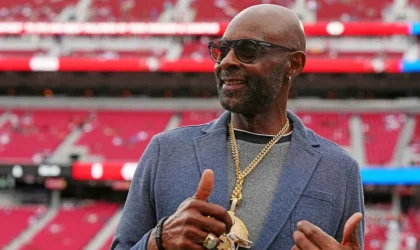 Steph Curry and Jerry Rice Just Shared a Moment That Sums Up Bay Area Sports Greatness