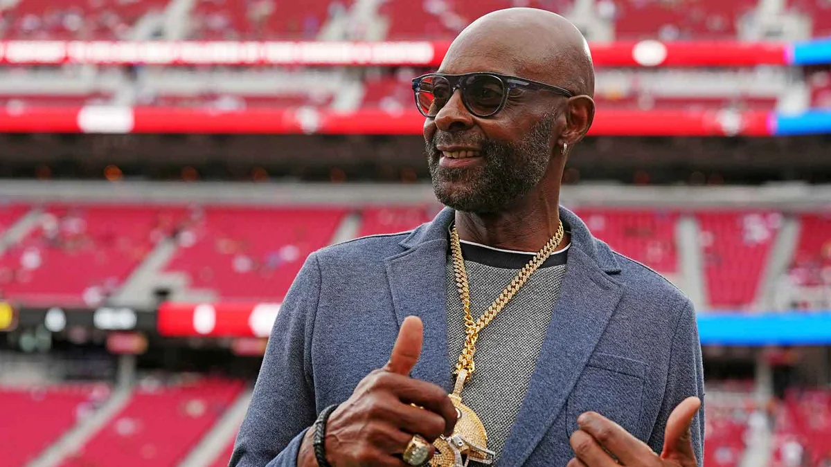 Steph Curry and Jerry Rice Just Shared a Moment That Sums Up Bay Area Sports Greatness