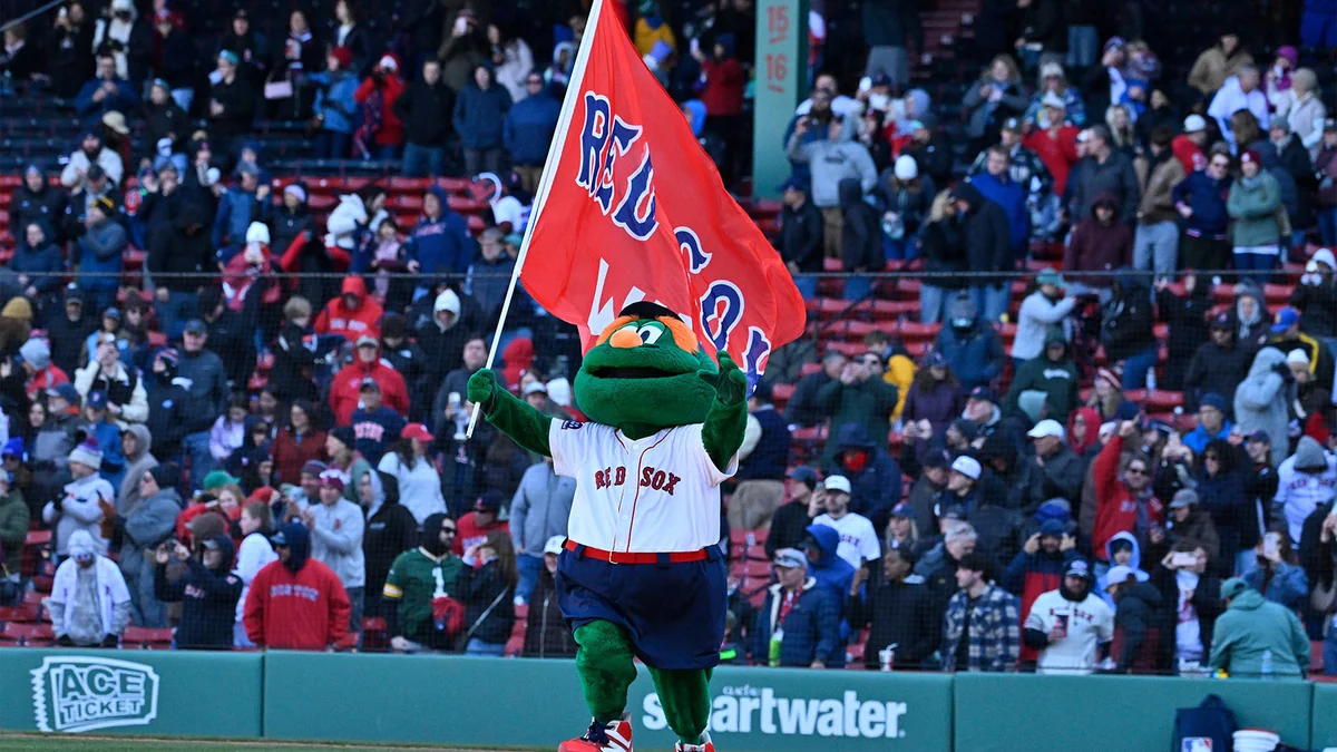 Red Sox Mascot Wally Showed Up to the All-Star Game as Paul Revere and It Was Perfect