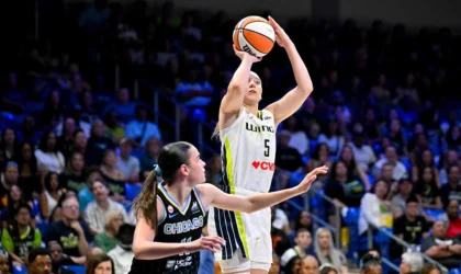 Alysha Clark on Paige Bueckers: ‘Sometimes I Forget This Is Only Her Second Year’