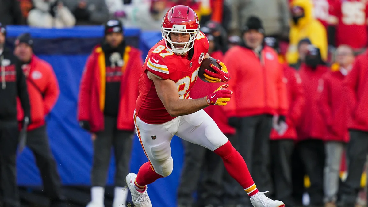 Mahomes Lauds Kelce’s Leadership as Chiefs Eye Comeback Season