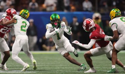 Oregon flipped two blue-chip recruits in 30 minutes. Alabama and LSU just watched.