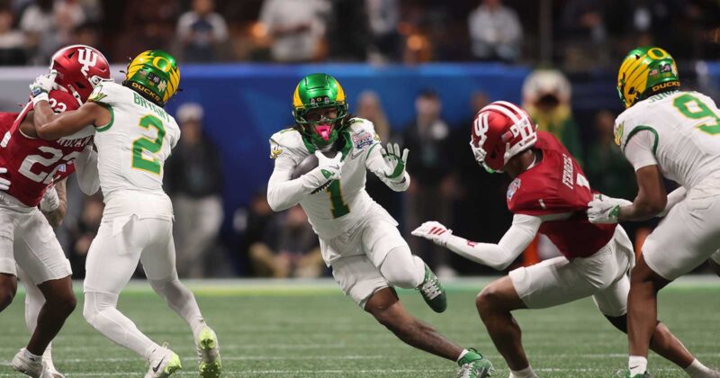 Oregon flipped two blue-chip recruits in 30 minutes. Alabama and LSU just watched.