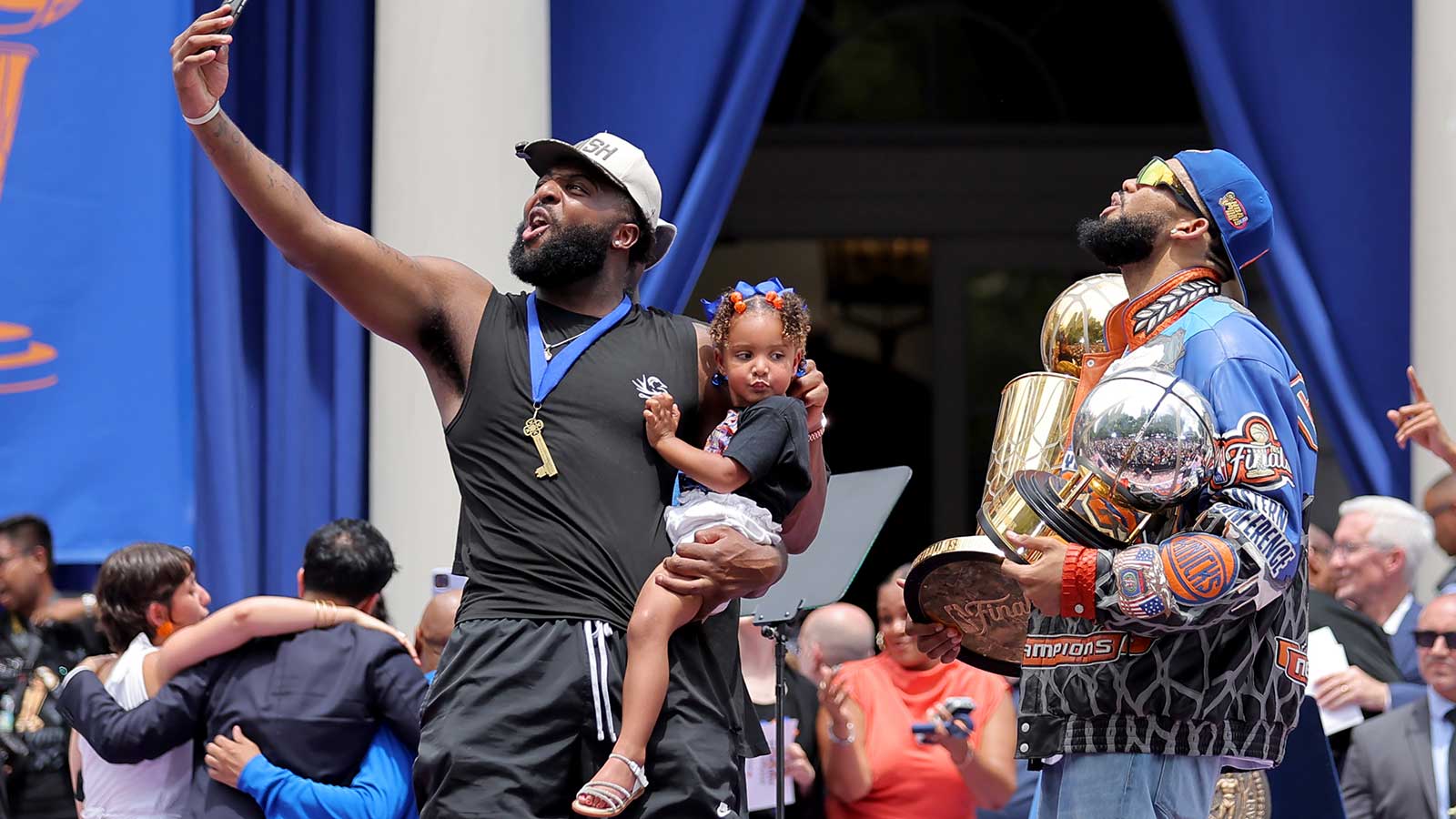 Mitchell Robinson Thanks Knicks Fans in Emotional Farewell Before Joining Celtics