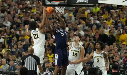 Spurs Rookie Is Already Drawing Comparisons to a ‘Beast’ — and Teammates Can’t Stop Talking