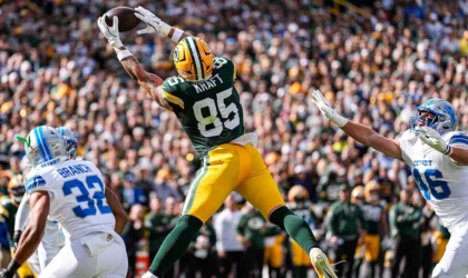 Tucker Kraft tore his ACL midseason. SI still ranks him the No. 4 tight end in football.