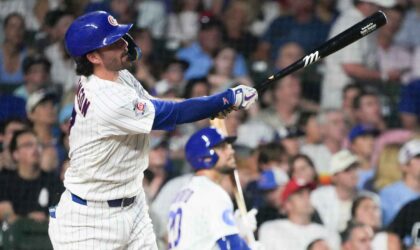 Dansby Swanson Hit a Grand Slam, Then Hit the Jordan Shrug. The Cubs Won 23-3.