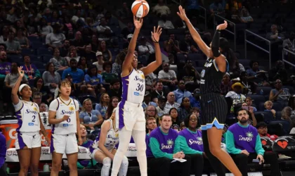 Nneka Ogwumike Passes Lisa Leslie as Sparks All-Time Scorer. She Wishes It Came With a Win.