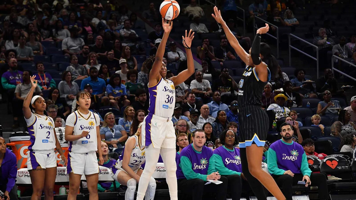Nneka Ogwumike Passes Lisa Leslie as Sparks All-Time Scorer. She Wishes It Came With a Win.