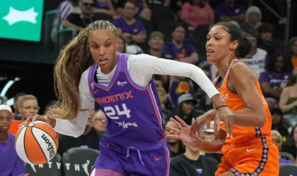 DeWanna Bonner Broke Brittney Griner’s Record. Then She Sent Her a Sign From Across the Court.