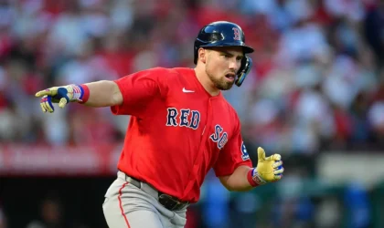 Caleb Durbin Weighs In on Red Sox Division Chances After 13-Game Roll