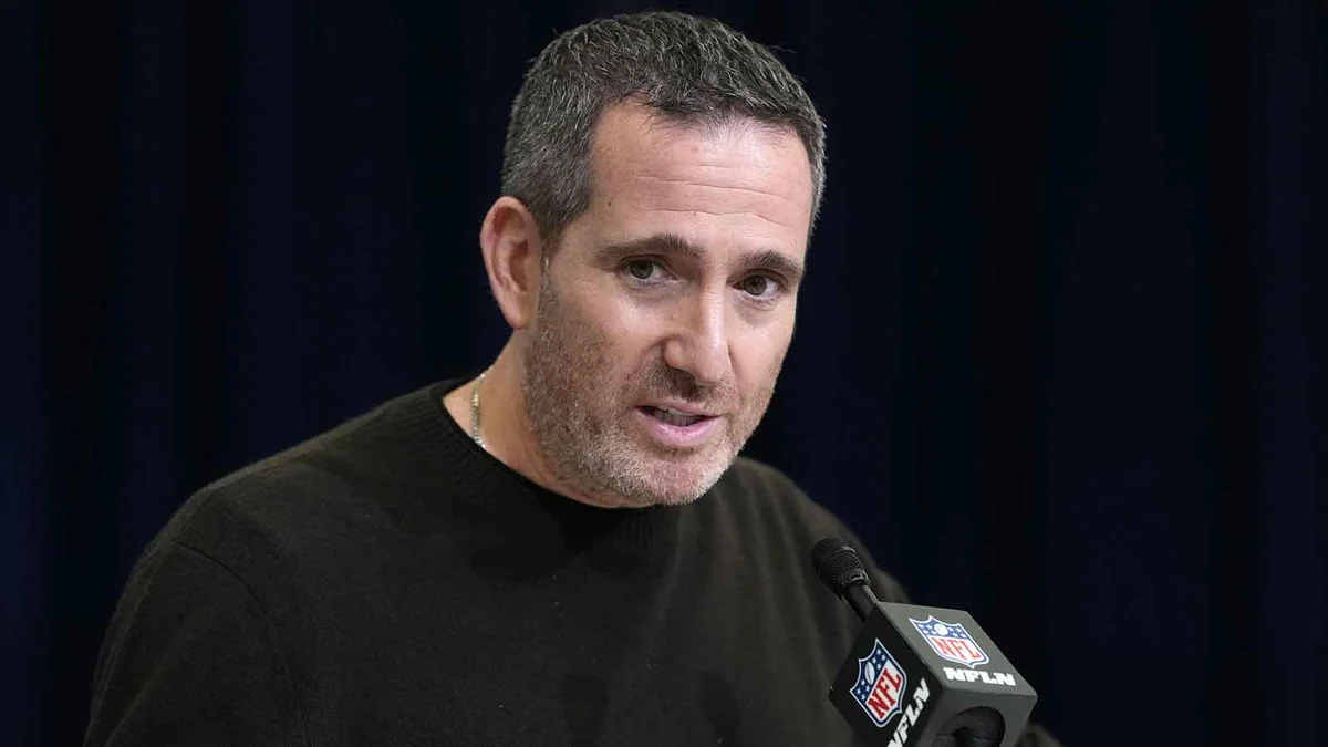 Could Howie Roseman actually run an NBA team? An Eagles insider weighed in.