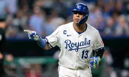 Salvador Perez Begs Cops to Free Fan Who Dove Into Fountains for His Home Run Ball