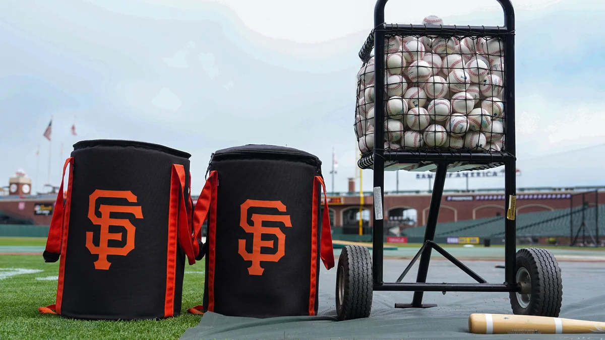 Giants Told Teams Jung Hoo Lee Is Off Limits. Heliot Ramos Is a Different Story.