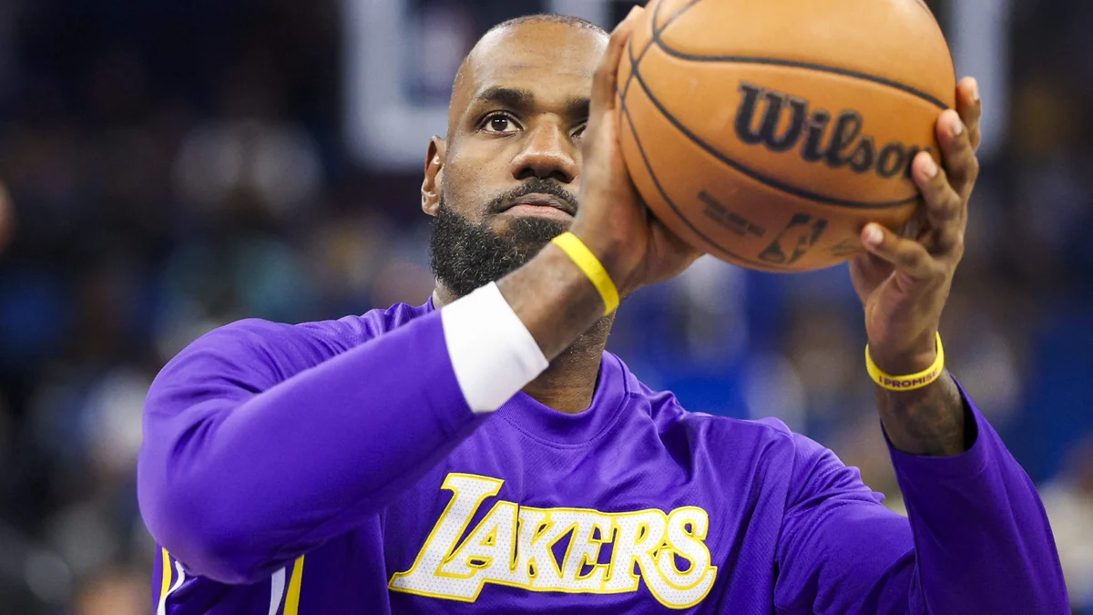 Derek Fisher Says Some Lakers Fans Actually Celebrated LeBron James Leaving