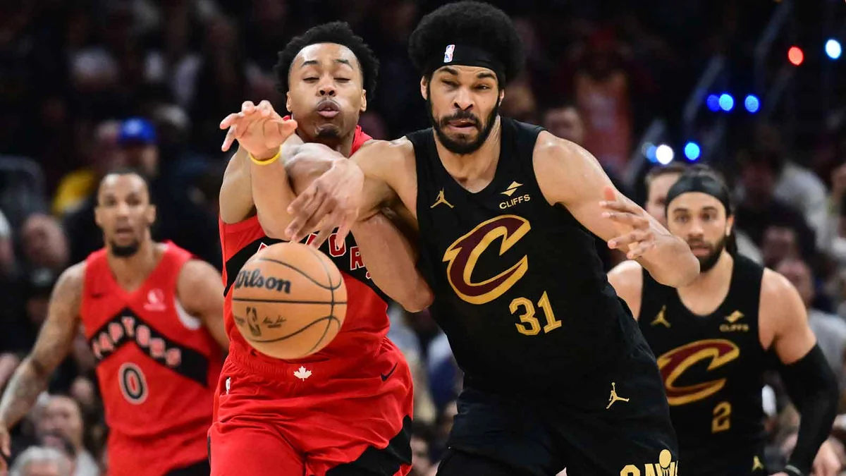 Magic Johnson Names the Raptors a Real Threat. But There’s a Catch With Kawhi.